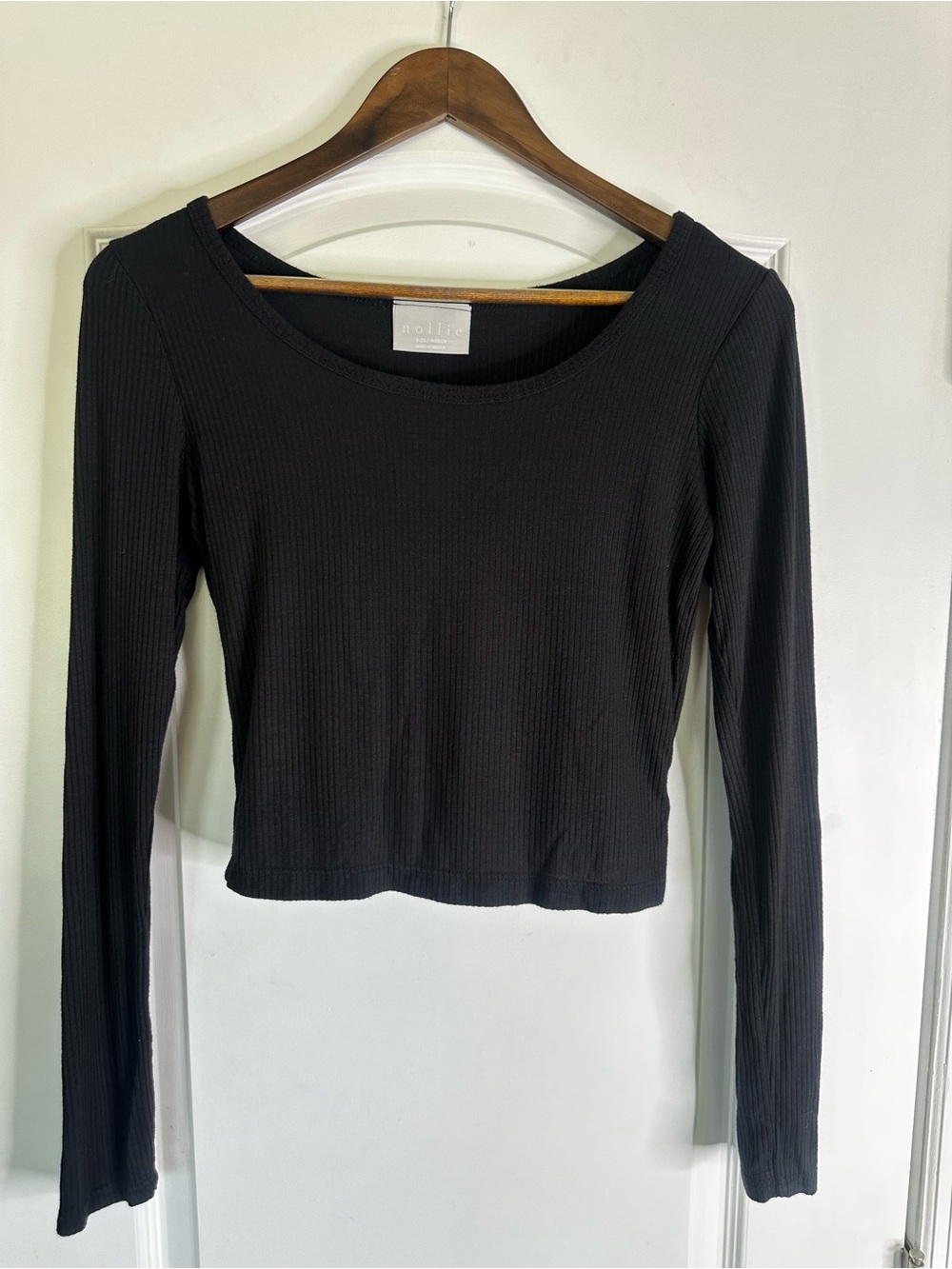 Nollie Black Ribbed Long Sleeve Crop Top